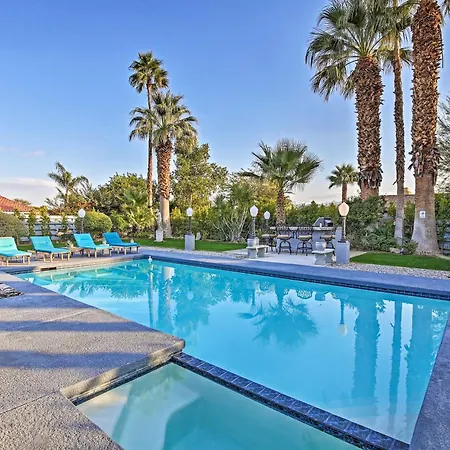 Villa Pet-Friendly Palm Springs Escape With Heated Pool!